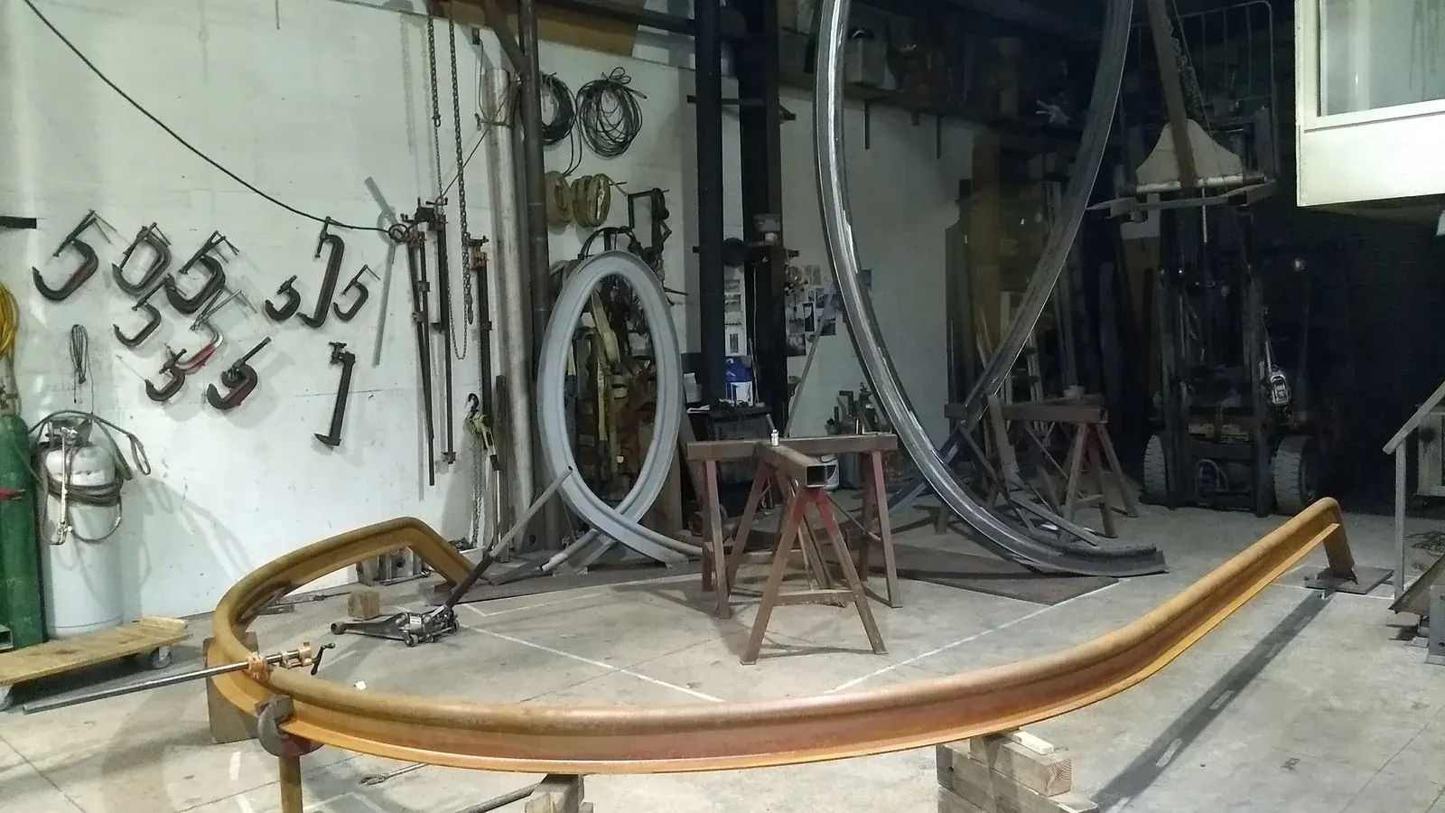 The low sweep fitted with the upright loops.